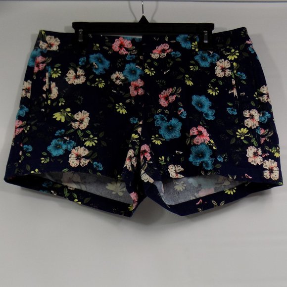 a.n.a Pants - a.n.a. (A New Approach) Flowered Twill Shorts Size 14